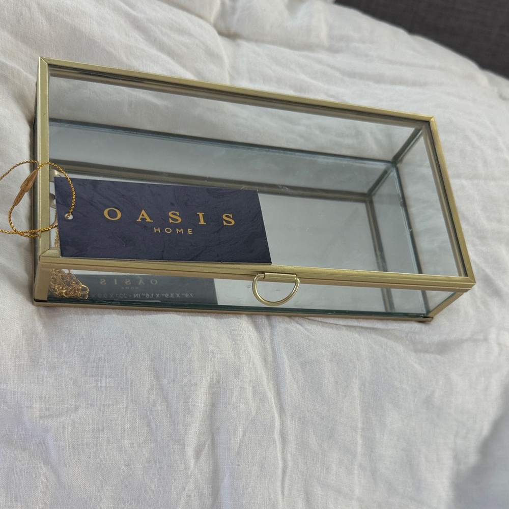Oasis Home Gold-Edged Glass Display Box